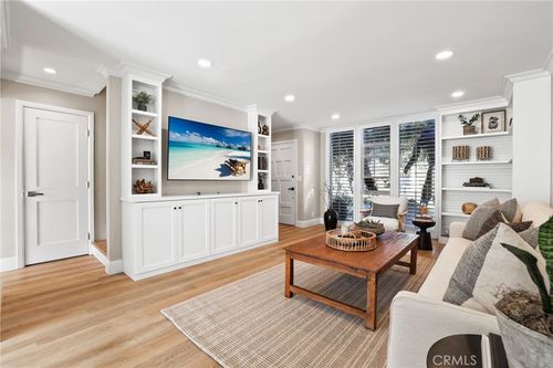 2209 Vista Huerta, Newport Beach, CA, 92660-4037 | Card Image