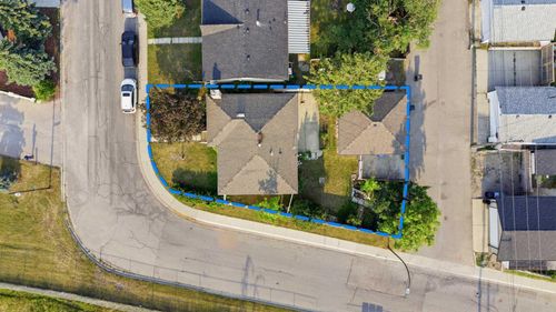 3803 14 Ave Ne, Calgary, AB, T2A4A5 | Card Image