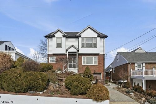 60 Rollins Ave, Clifton, NJ, 07011-3517 | Card Image