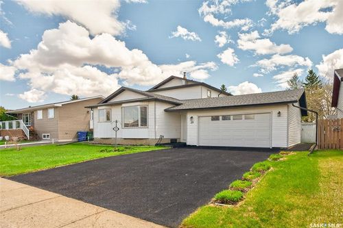 29 Edelweiss Crescent, Moose Jaw, SK, S6J1E4 | Card Image
