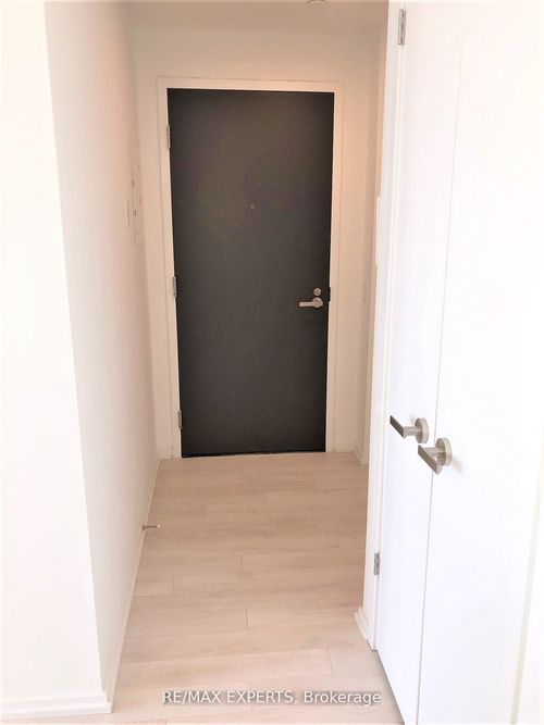 2001-197 Yonge St, Toronto, ON, M5B0C1 | Card Image