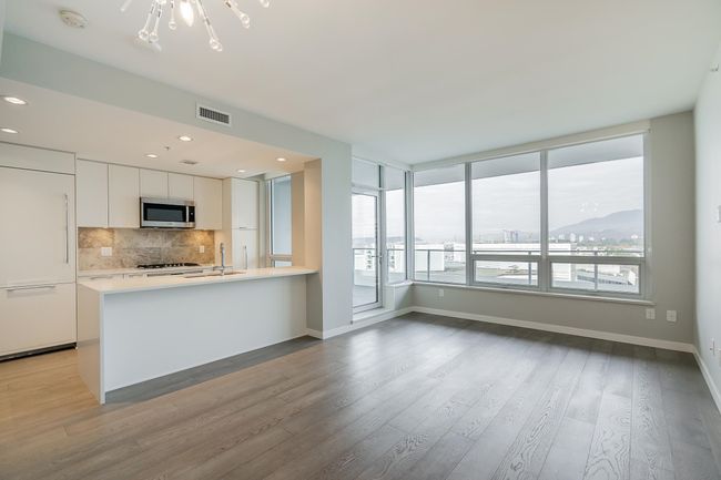 1205 - 118 Carrie Cates Court, Condo with 1 bedrooms, 1 bathrooms and 1 parking in North Vancouver BC | Image 1
