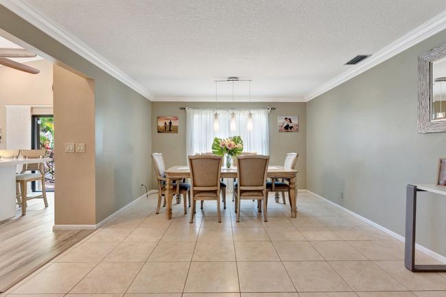 Formal Dining room | Image 8