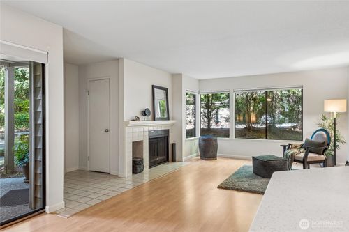 3-1354 Bellevue Way Ne, Bellevue, WA, 98004-3690 | Card Image
