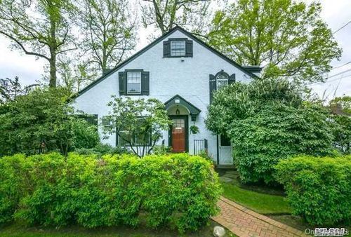 28 Vista Hill Rd, Great Neck, NY, 11021-1528 | Card Image