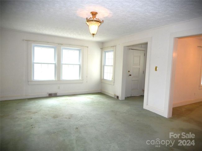 Foyer and Living Room | Image 26