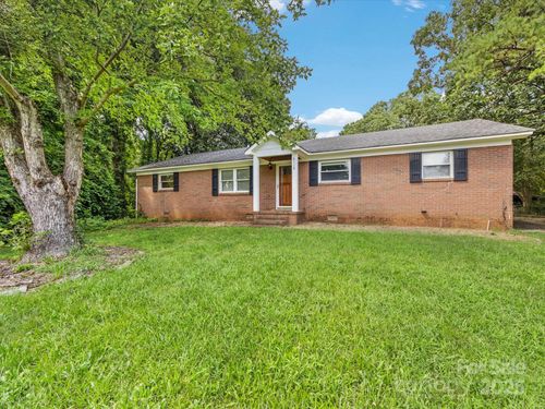 8116 Harriett Ave, Charlotte, NC, 28216-1251 | Card Image