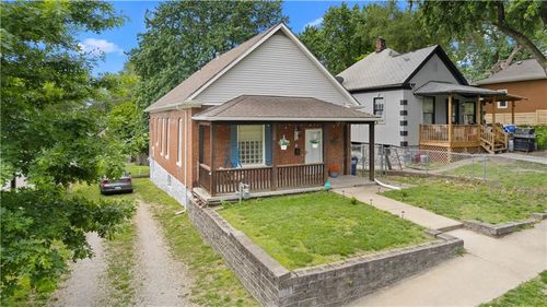 1211 Sumner Ave, Kansas City, KS, 66102-5417 | Card Image