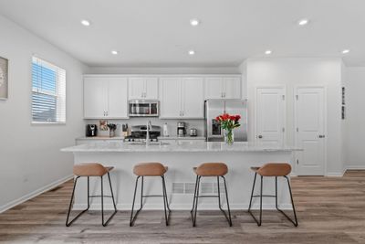 Eat-In Kitchen | Image 2