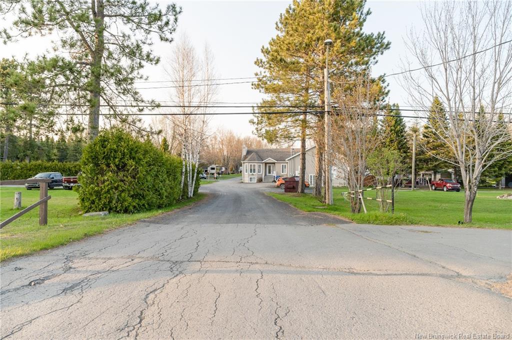 Commercial Sale in Saint-Basile 3