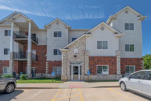 4205-6255 Beechtree Dr, West Des Moines, IA, 50266-8627 | Card Image