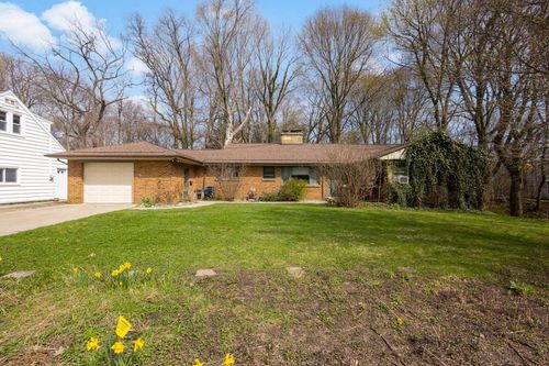 525 Prospect St, South Haven, MI, 49090-1846 | Card Image