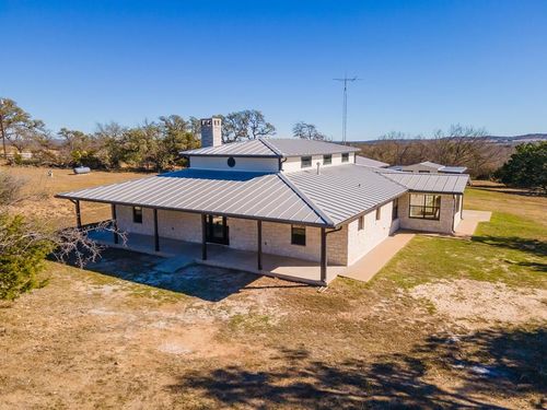 622 Paradise Ranch Rd, Fredericksburg, TX, 78624-7200 | Card Image