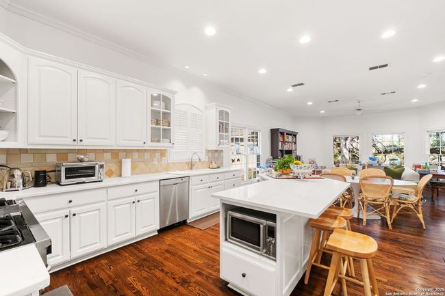 825 College Blvd, House other with 3 bedrooms, 4 bathrooms and null parking in Alamo Heights TX | Image 15