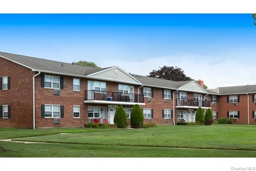67d-67 Bowling Ln, Levittown, NY, 11756-4721 | Card Image