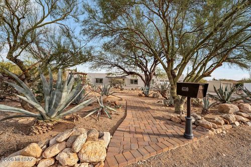 6510 N Longfellow Drive, Tucson, AZ, 85718 | Card Image