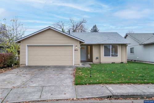 1011 Camry Ct Ne, Salem, OR, 97301-1672 | Card Image