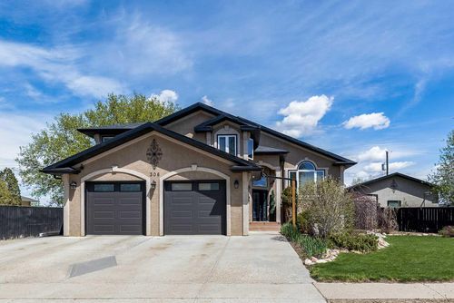 {{alt}} | Card Image