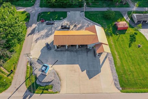 1004 E Lake Ave, Celina, TN, 38551-4228 | Card Image