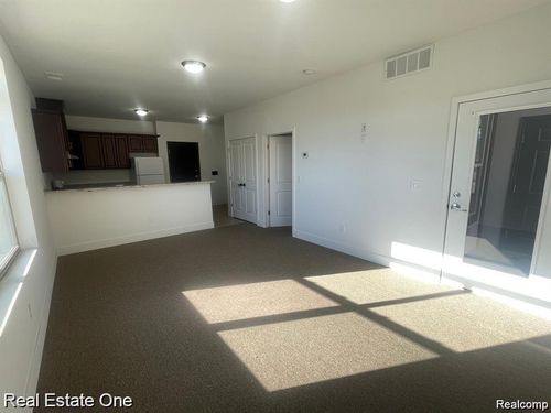 7-24356 Ann Arbor Trl, Dearborn Heights, MI, 48127-1708 | Card Image