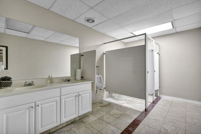 STE-203 - 835 Louisa St, Home with 0 bedrooms, 0 bathrooms and null parking in Lansing MI | Image 4