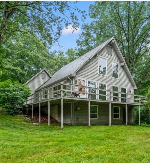 8 Chestnut Hill Rd, Wilbraham, MA, 01095-1785 | Card Image