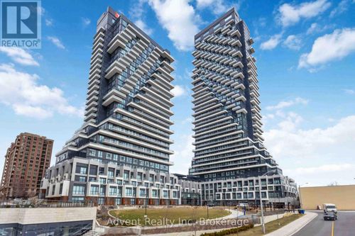 518-30 Inn On The Park Dr, Toronto, ON, M3C0P7 | Card Image
