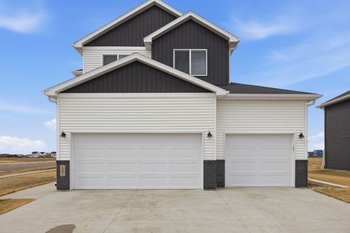 6683 28th St S, Fargo, ND, 58104-4633 | Card Image