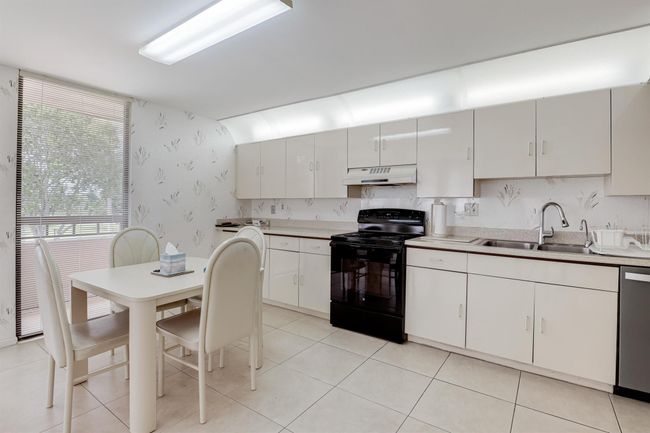 302 - 4770 Fountains Dr, Condo with 3 bedrooms, 3 bathrooms and null parking in Lake Worth FL | Image 10