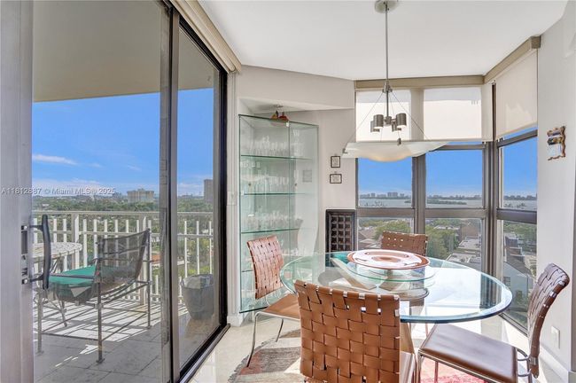 APT-1101 - 1000 Quayside Ter, Condo with 3 bedrooms, 3 bathrooms and null parking in Miami FL | Image 8