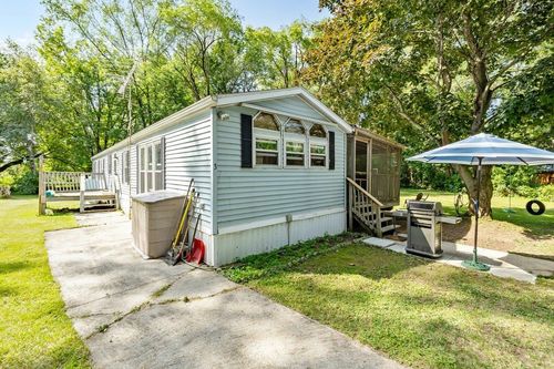 37 Wheeler Dr, Alburgh, VT, 05440-9804 | Card Image