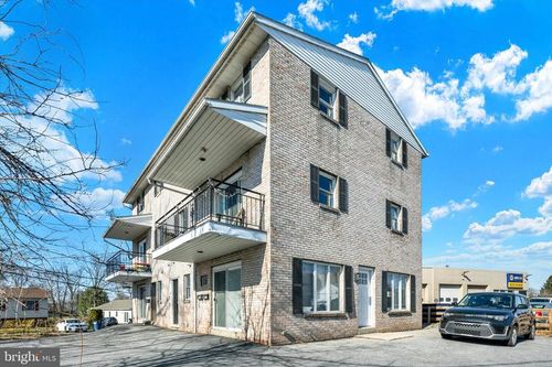 219 W Main St, FLEETWOOD, PA, 19522-1235 | Card Image