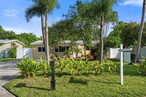 607 W Perry St, Lantana, FL, 33462-4348 | Card Image