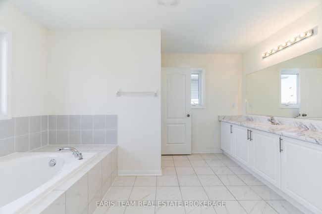 6 Cliff Thompson Crt, House other with 4 bedrooms, 3 bathrooms and 2 parking in Markham ON | Image 20