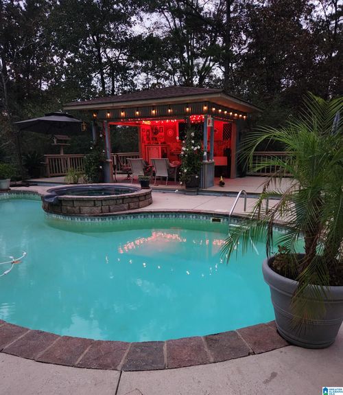 105 Odum Crest Cir, Hoover, AL, 35226-1095 | Card Image