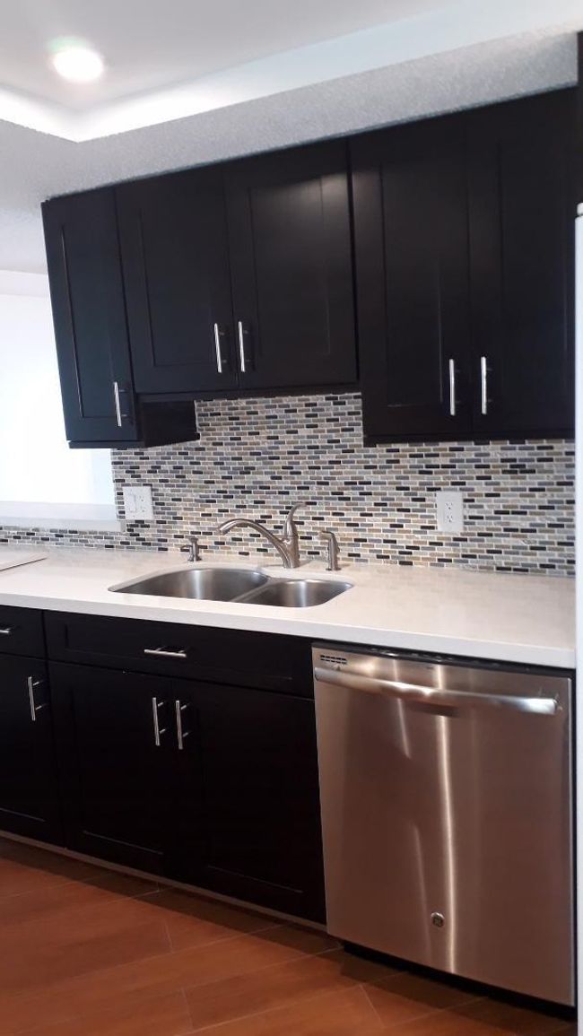 APT-301C - 5530 Nw 44 Th St, Condo with 2 bedrooms, 2 bathrooms and null parking in Lauderhill FL | Image 7