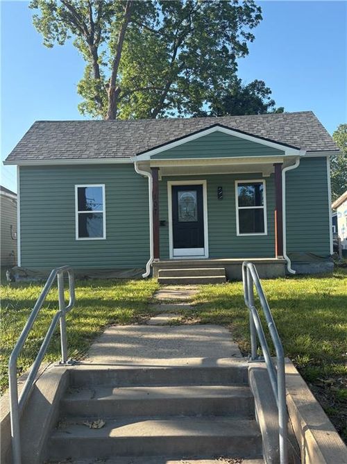 107 E 20th St, Pittsburg, KS, 66762-3127 | Card Image