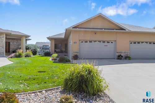 6019 Sunset Blvd, Madison, SD, 57042-7313 | Card Image