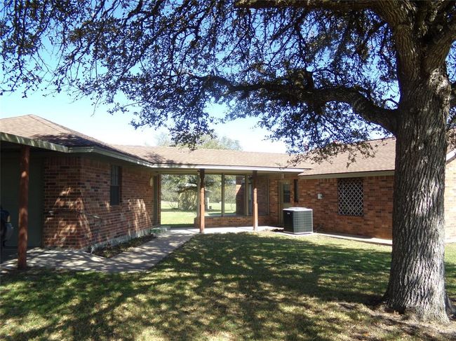 1931 Bruno Rd, Home with 4 bedrooms, 3 bathrooms and null parking in Schulenburg TX | Image 12