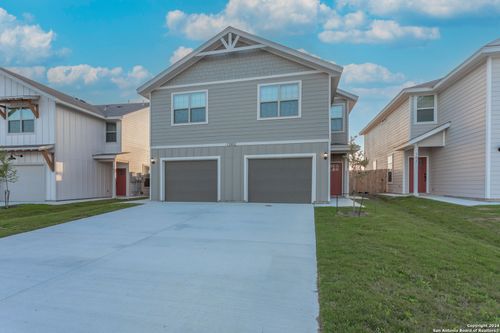 102-13902 Enzo Gate, San Antonio, TX, 78253-7334 | Card Image