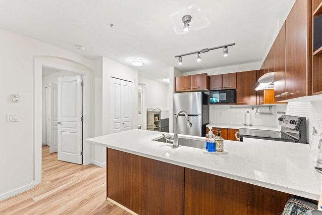 109 - 4868 Brentwood Dr, Condo with 2 bedrooms, 2 bathrooms and 1 parking in Burnaby BC | Image 6