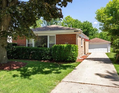 716 Laramie Ave, Wilmette, IL, 60091-2052 | Card Image