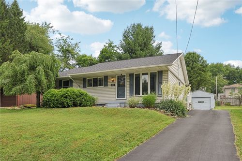 719 E Hillcrest Ave, New Castle, PA, 16105-2255 | Card Image