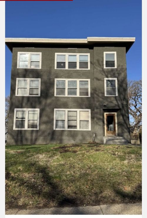 686 19th St, Des Moines, IA, 50314-1085 | Card Image