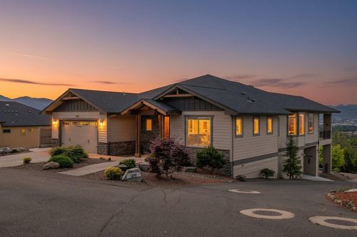 3250 Annapolis Drive, Medford, OR, 97504 | Card Image