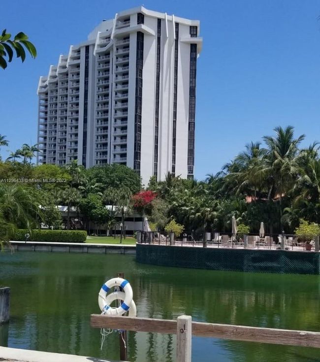 APT-1710 - 2000 Towerside Ter, Condo with 2 bedrooms, 2 bathrooms and null parking in Miami FL | Image 22