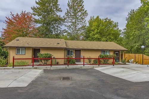 501 N Moss St, Lowell, OR, 97452-9749 | Card Image