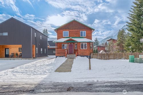 213 Park Ave, Leavenworth, WA, 98826-1020 | Card Image