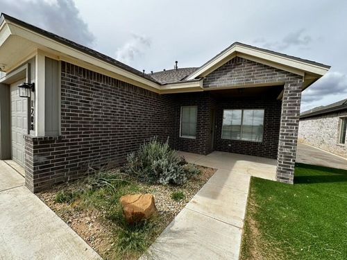 1208 N 7th St, Wolfforth, TX, 79382-2106 | Card Image