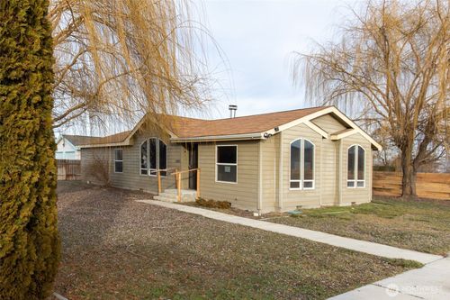 2609 S 72nd Ave, Yakima, WA, 98903-1707 | Card Image